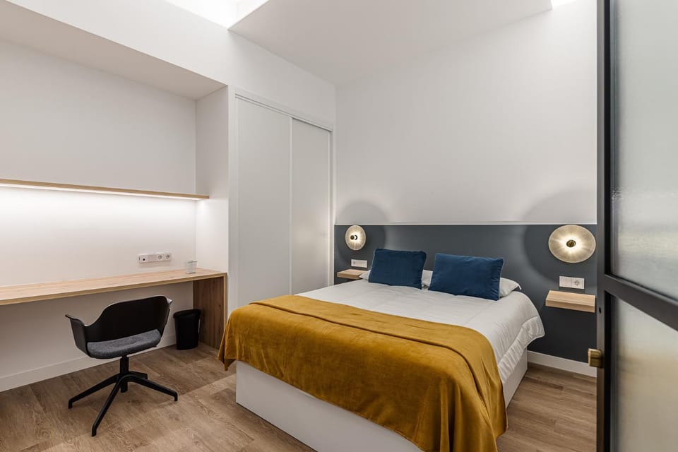 Bed, Bedroom