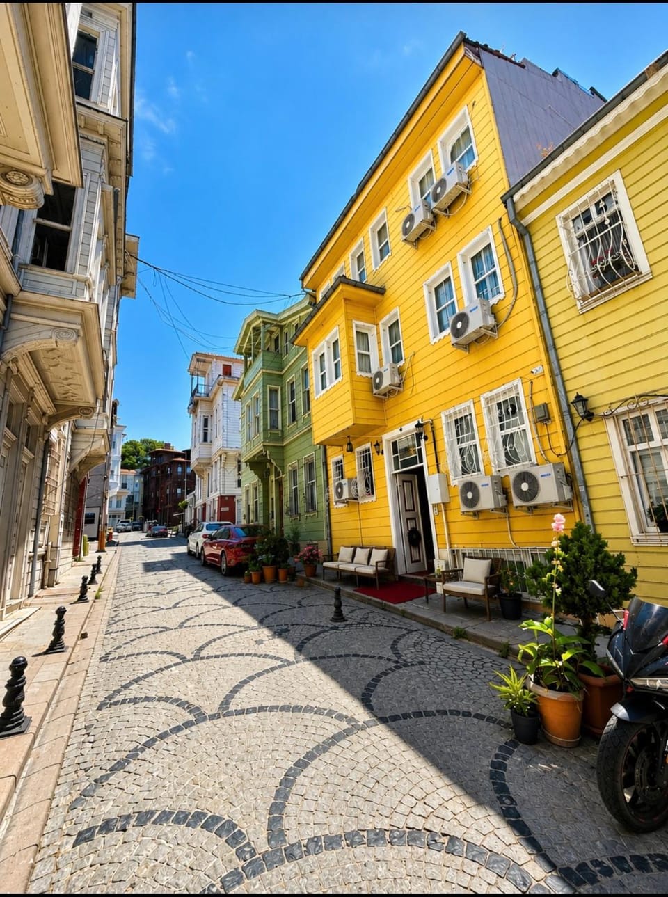 Property building, Day, Neighbourhood, Street view