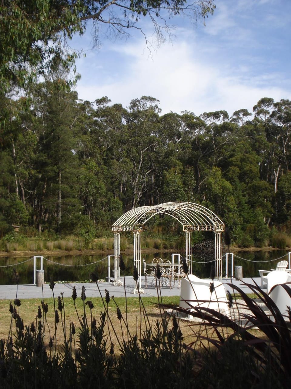 The Pond House Trentham Villa in Trentham