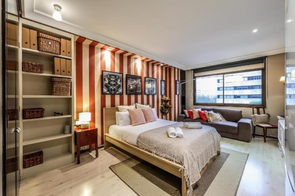 Bed, Living room