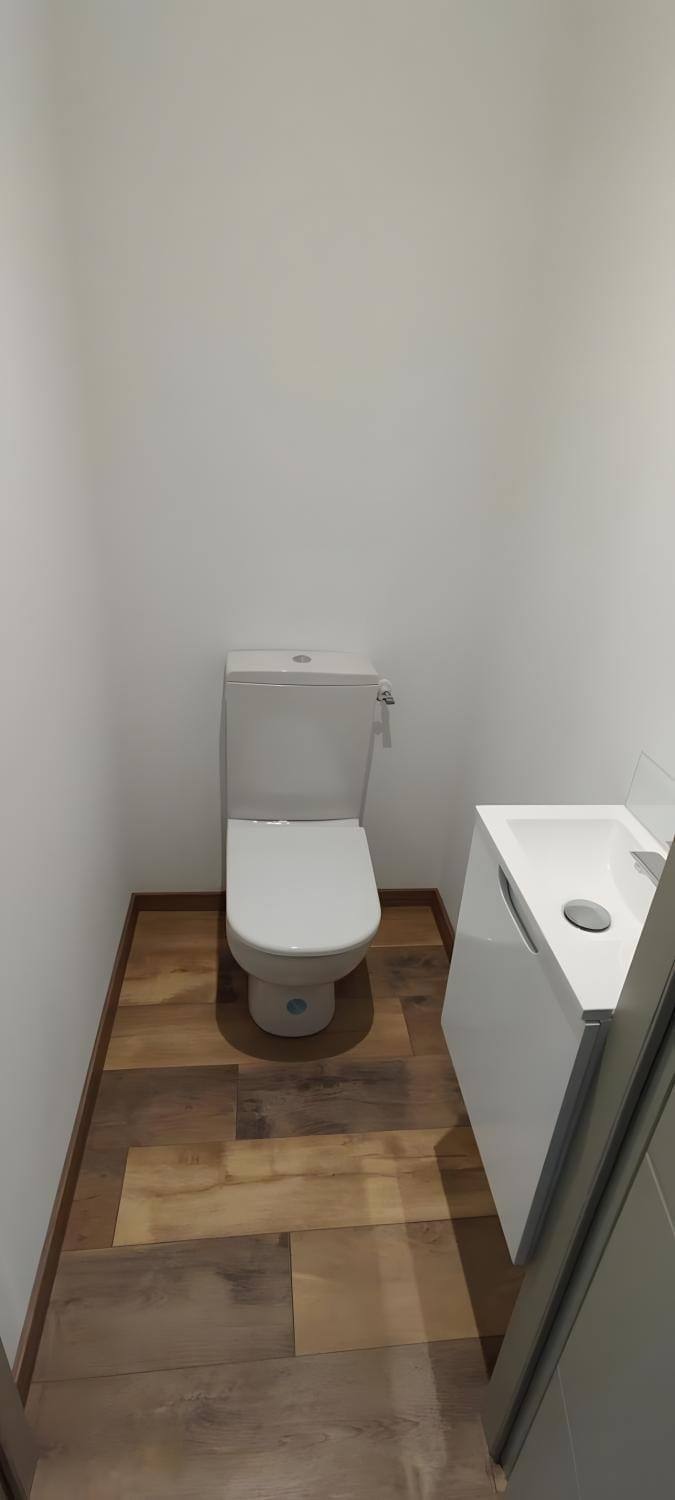 Bathroom, Living room