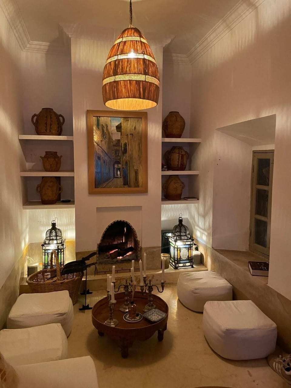 Living room, Seating area