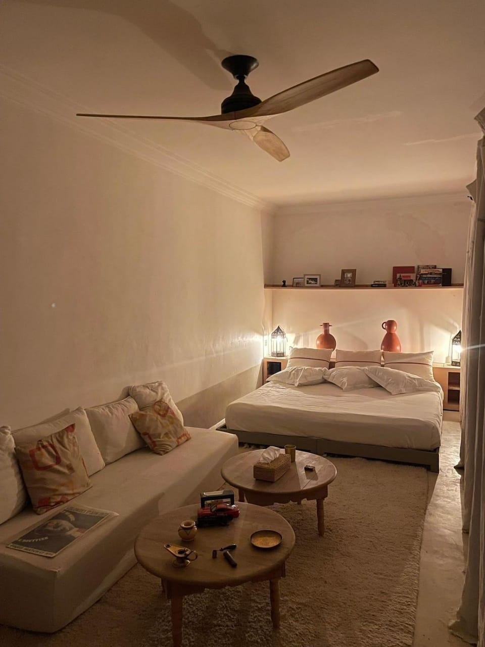 Bed, Living room, Photo of the whole room, Bedroom
