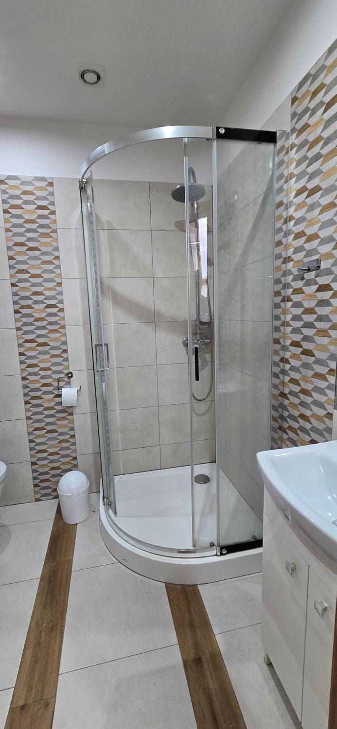 Shower, Bathroom, Bathroom