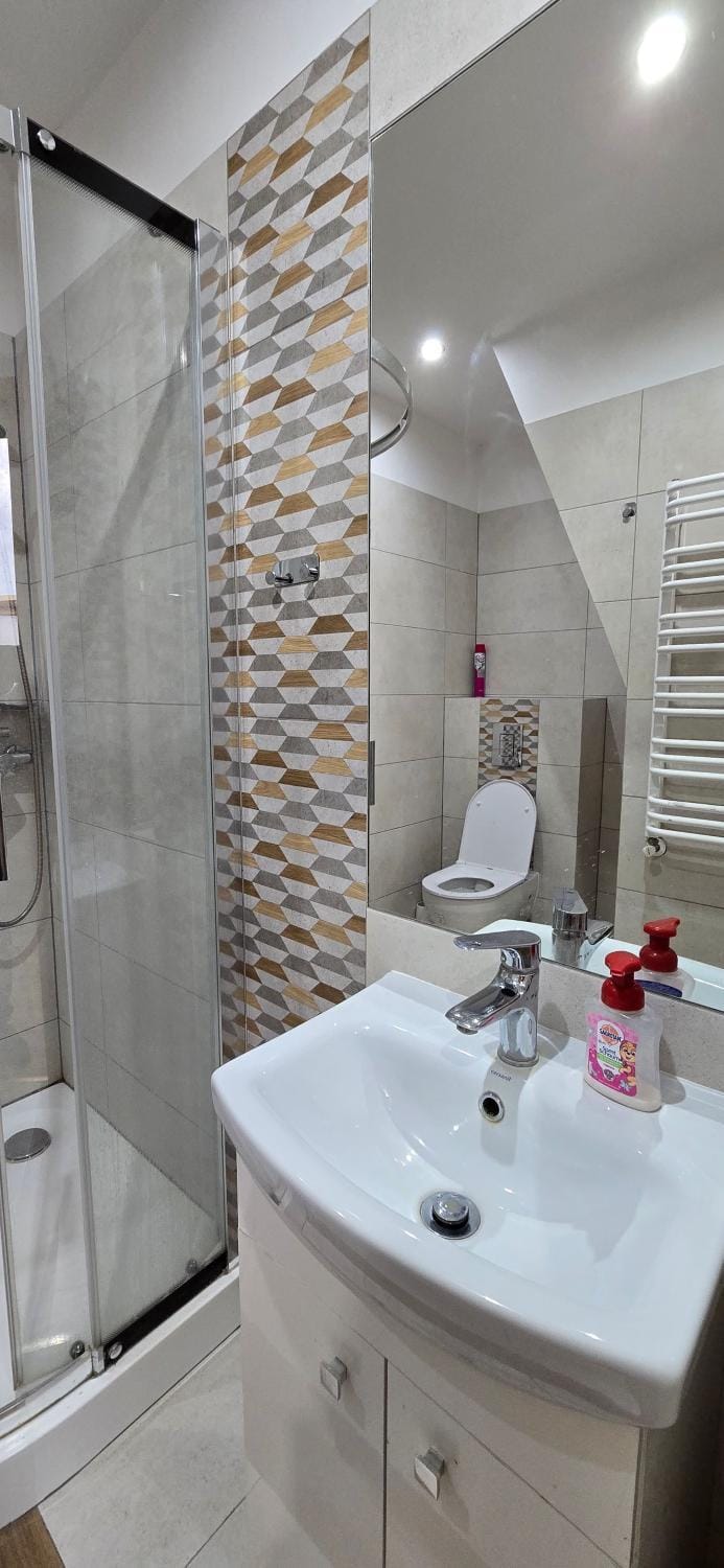 Shower, Bathroom