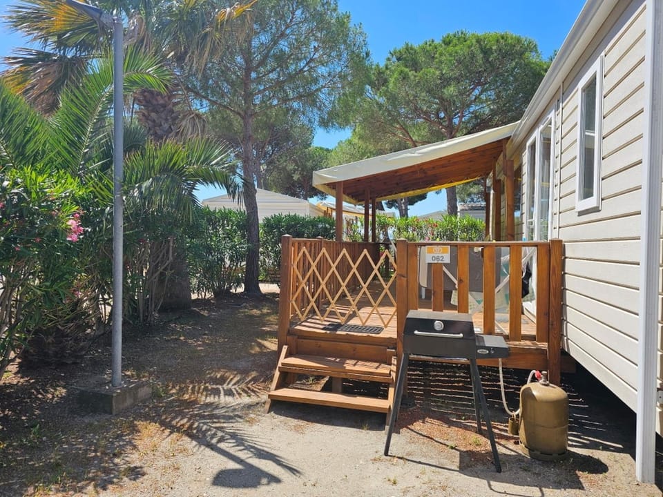 Property building, Patio