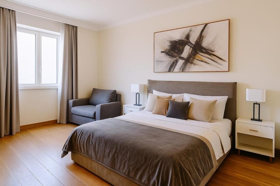 Bed, Living room, Photo of the whole room, Seating area, Bedroom