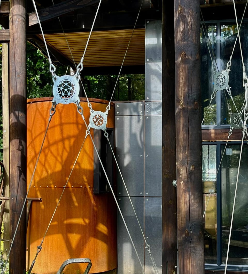 Zero Zero Treehouse Villa in Forest of Dean