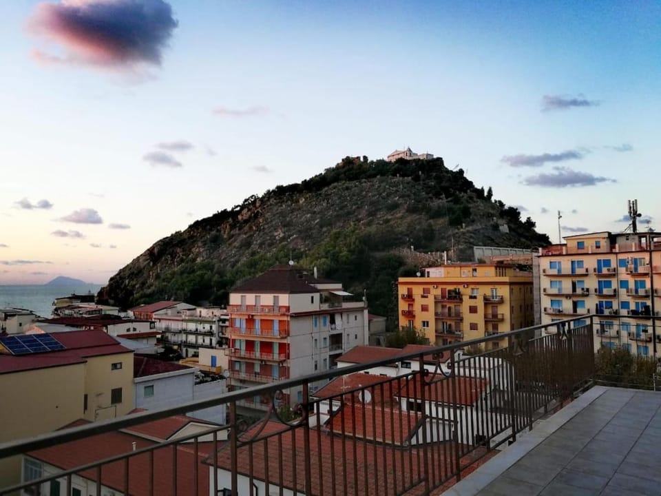Casa Magica Penthouse - Entire apartment with terrace overlooking the sea Apartment in Capo d'Orlando