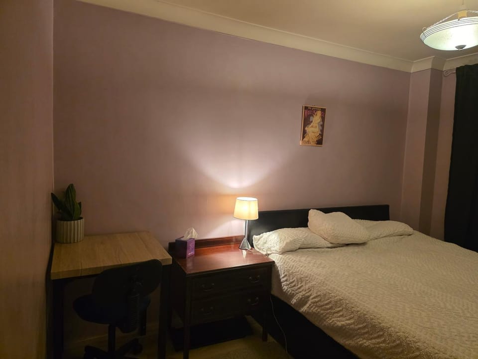 Spacious rooms Golders Green NW2 Bed and Breakfast in London Borough of Camden