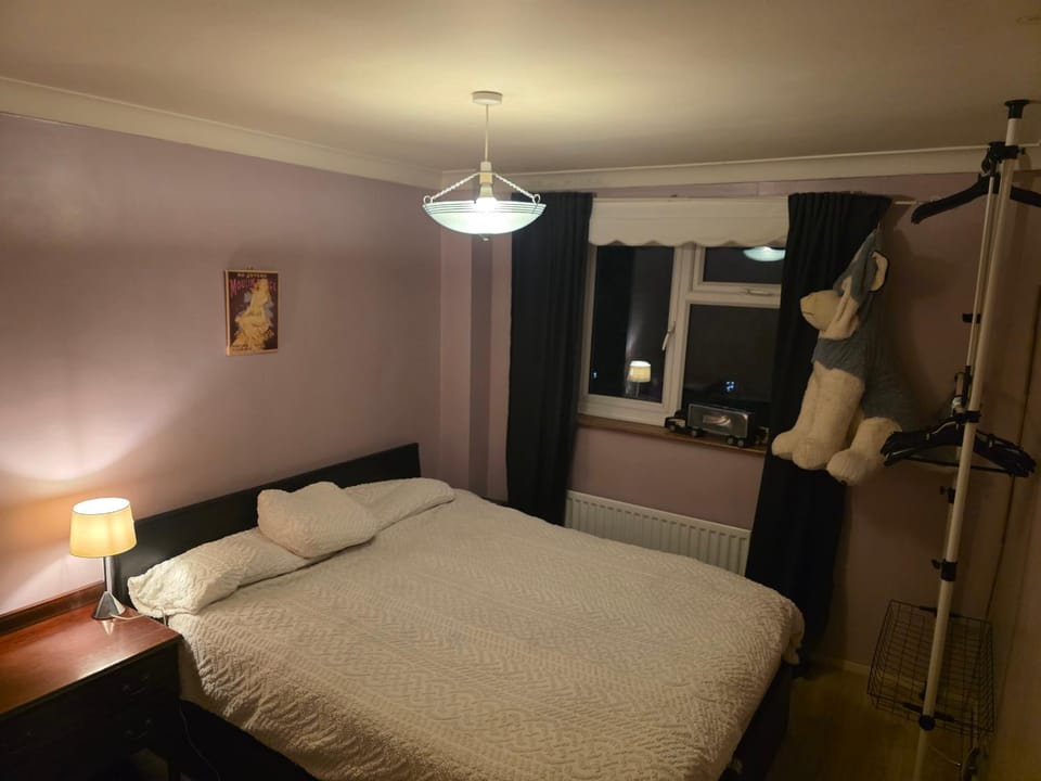 Spacious rooms Golders Green NW2 Bed and Breakfast in London Borough of Camden