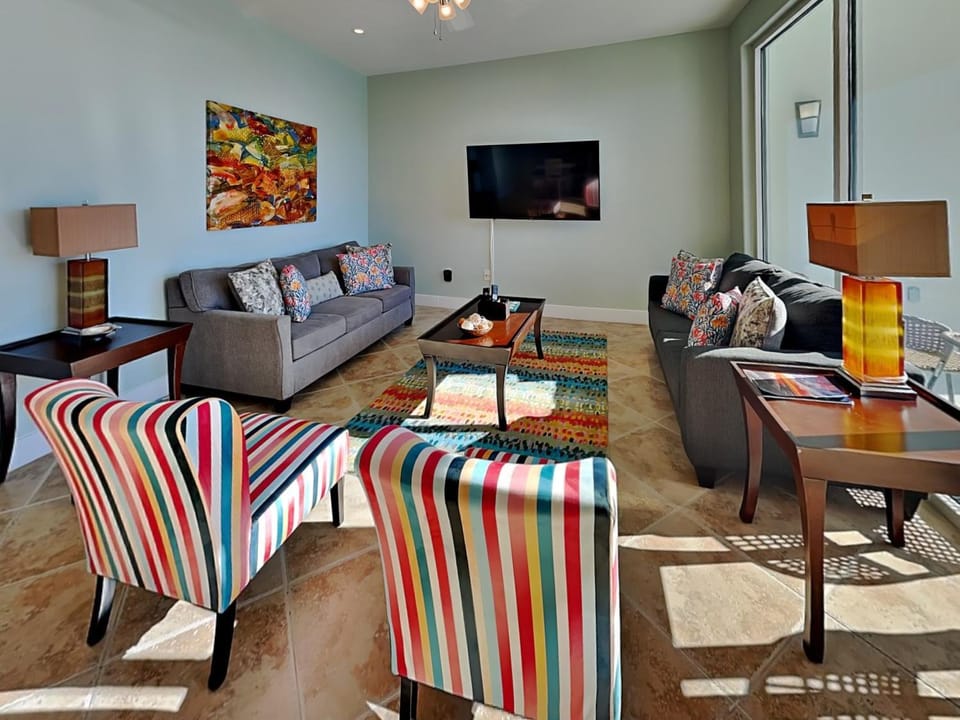 TV and multimedia, Living room, Seating area, furniture