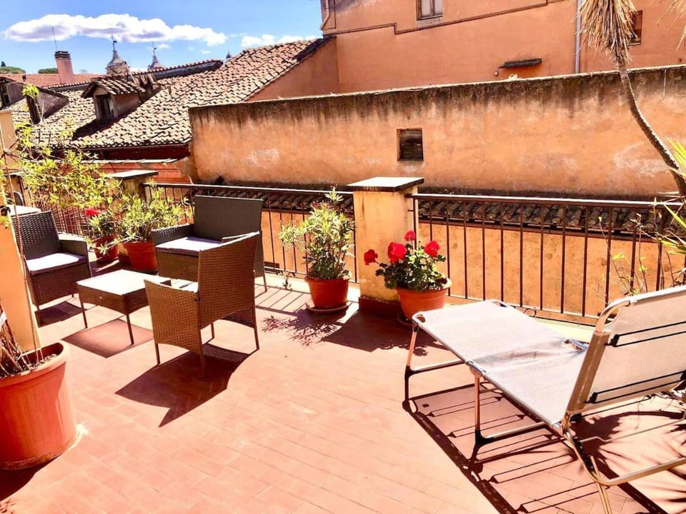 Private terrace penthouse with elevator Piazza Spagna Apartment in Rome