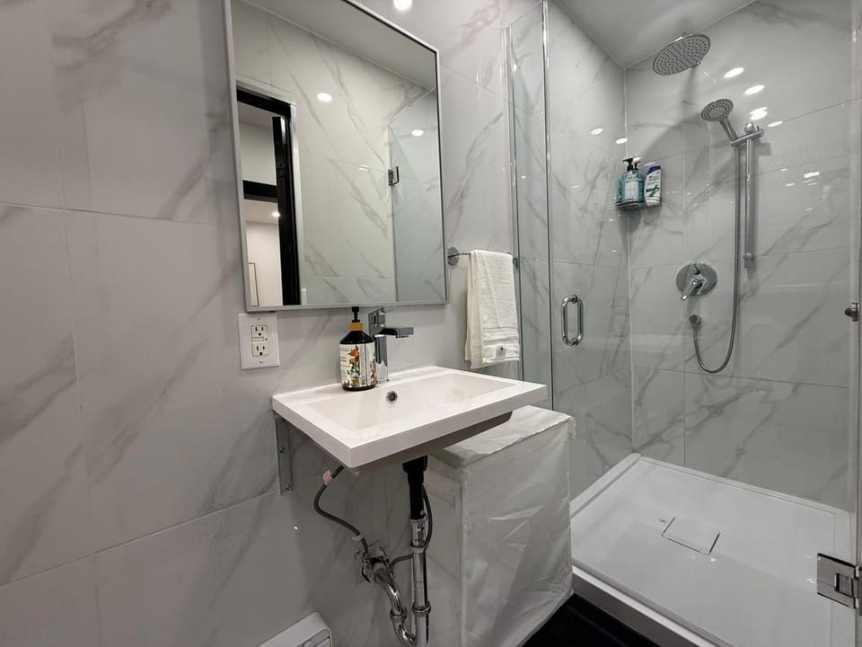 Shower, Bathroom, towels