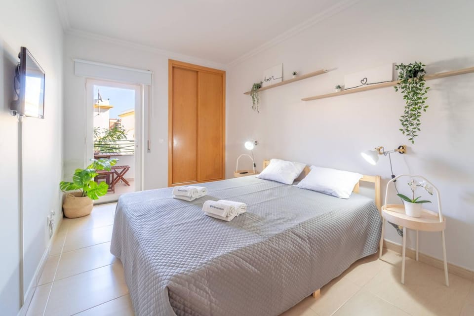 Bed, Bedroom, wardrobe