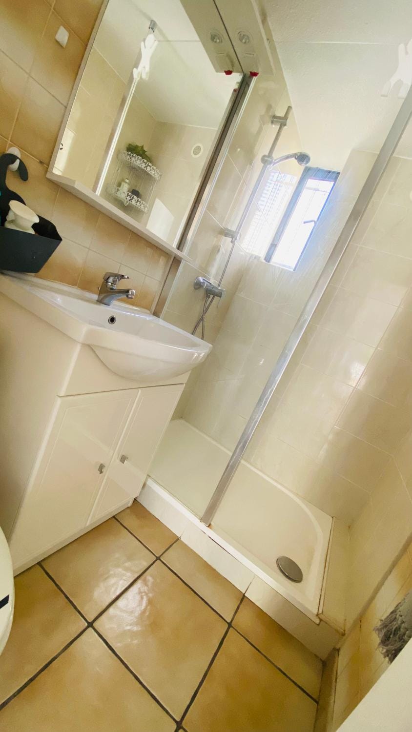 Shower, Bathroom