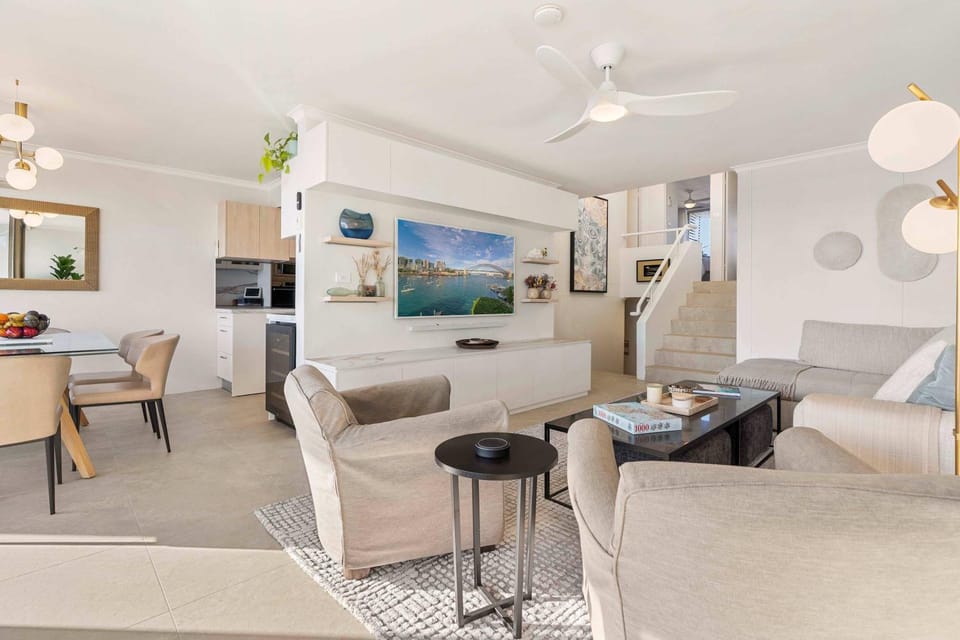 Harbourside apartment with Breathtaking Views Apartment in Manly