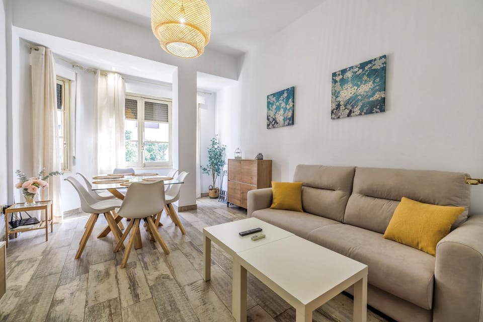 Living room, Dining area, heating, air conditioner