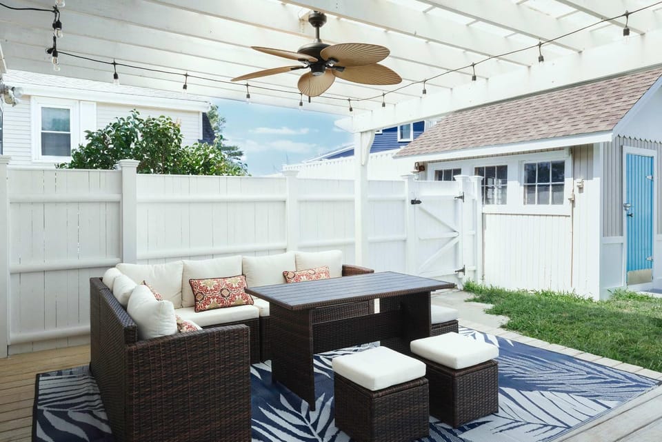 Stay at East Gloucester House in Gloucester