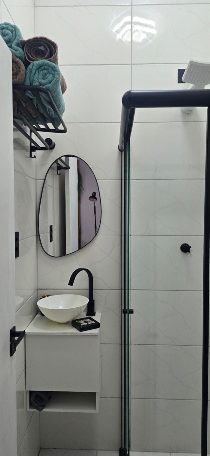 Shower, Bathroom, furniture, towels
