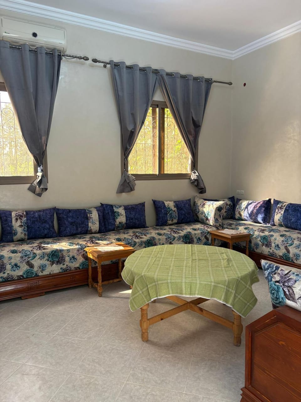Communal lounge/ TV room, Living room, Seating area