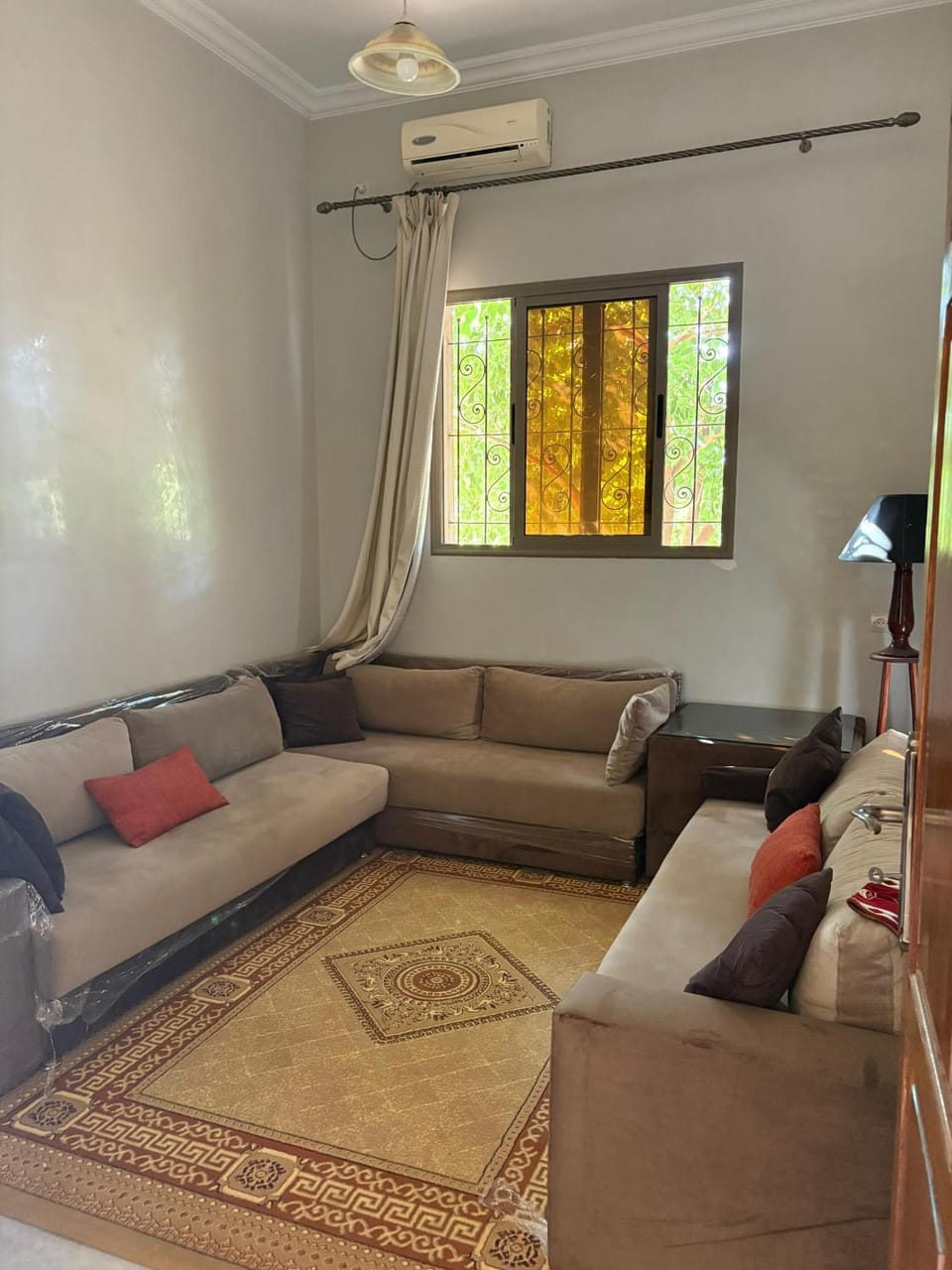 Communal lounge/ TV room