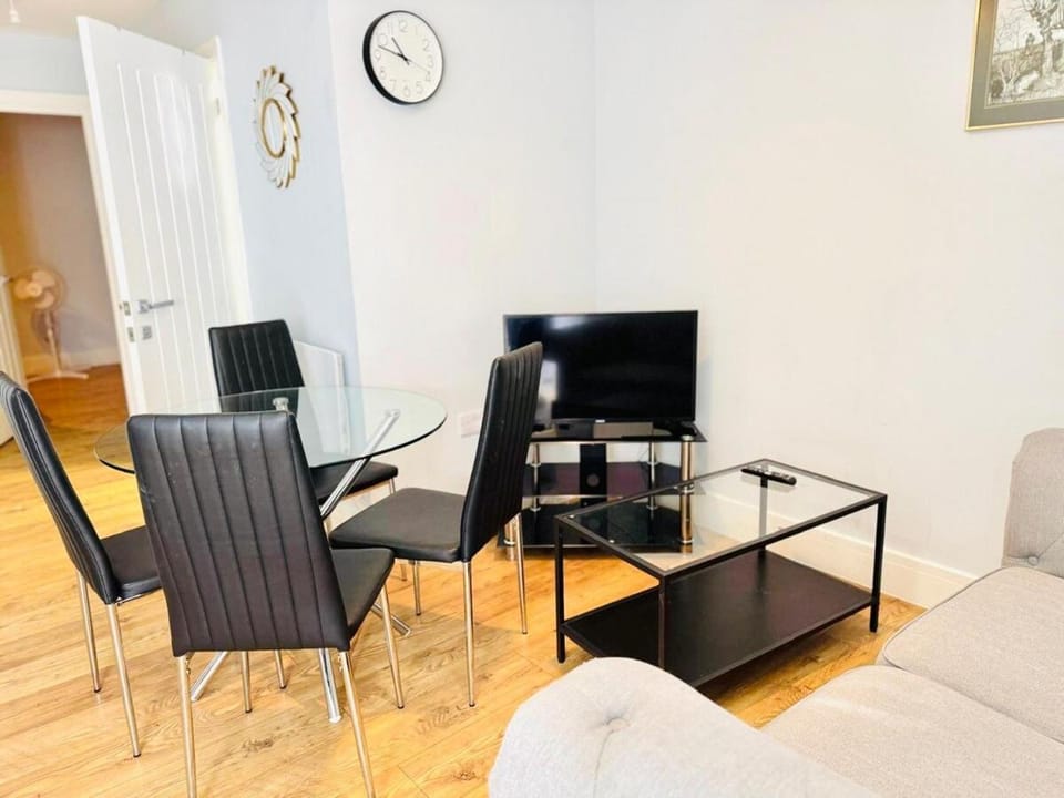 Spacious 1 Bedroom apartment in Maidstone Town Apartment in Maidstone
