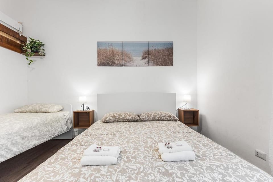 Canal Beat Duomo 20 min Navigli Wifi Apartment in Milan