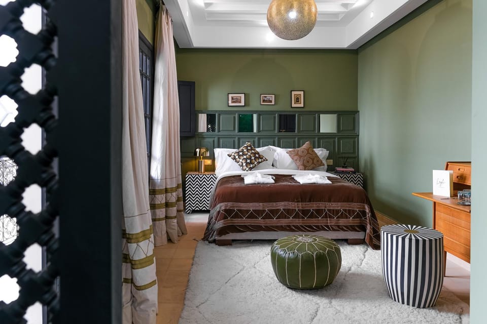 Photo of the whole room, Bedroom