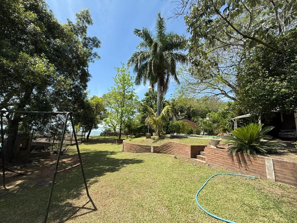 Casa al rio con muelle privado Paso de la Patria House in Paso de la Patria