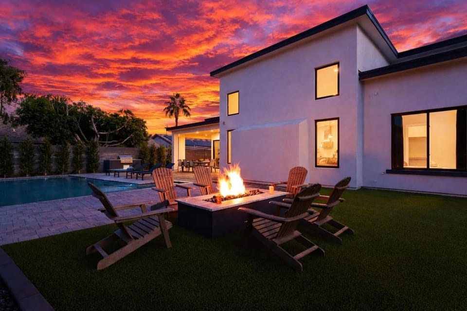 Americana-Pool & Fire Pit-Near Scottsdale Quarter House in Scottsdale