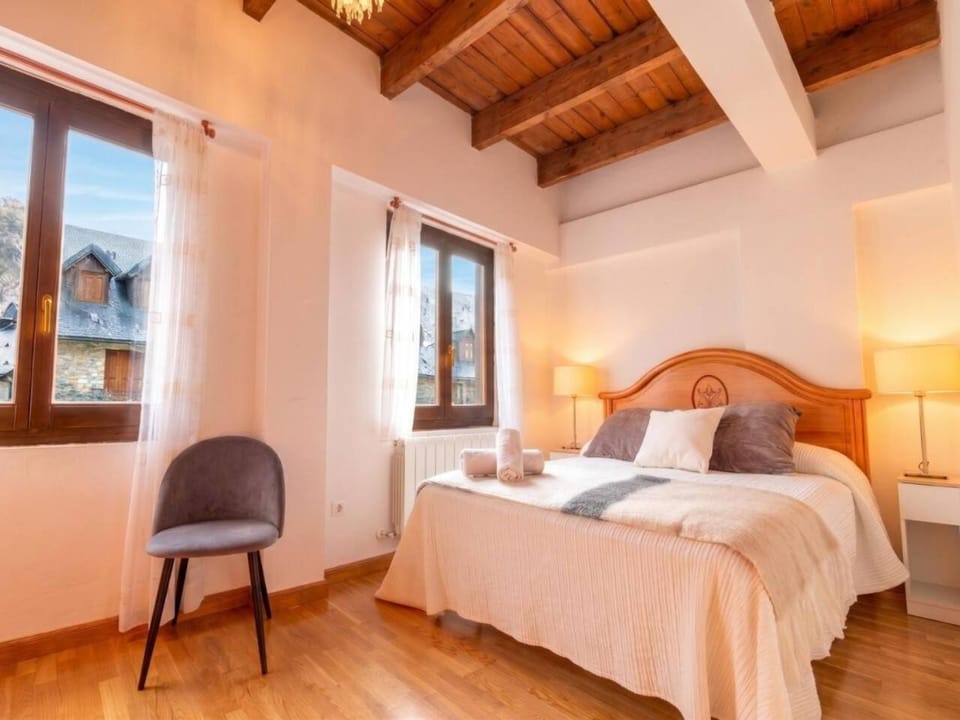 Casa Escarrilla | Patio | Vistas | Ski | Futbolín House in Aragon