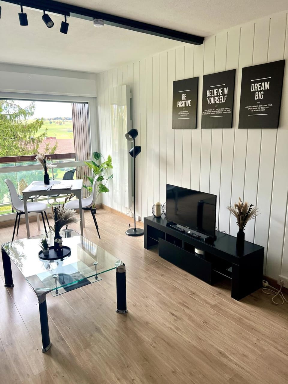 Living room, Dining area