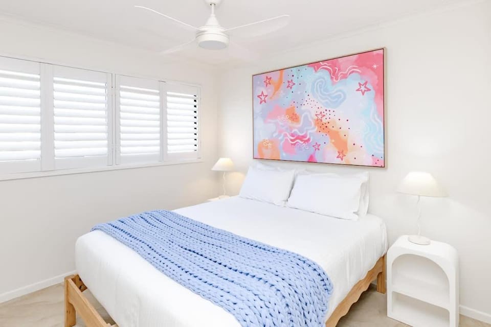 Beachfront Canvas - Ocean Views Pool Gym Apartment in Marcoola