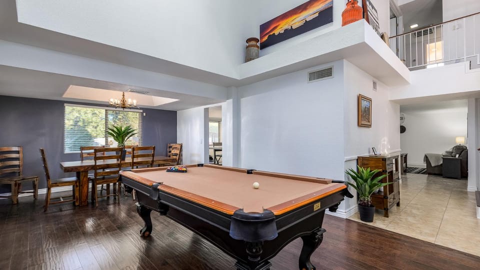 Family-Friendly Retreat, Heated Pool, Putting Green House in Scottsdale