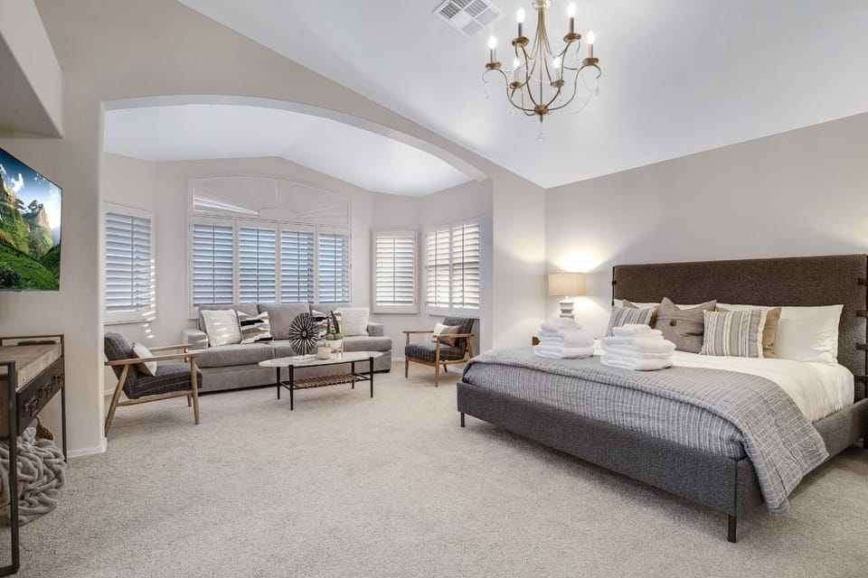 Sweet Escape l Heated Pool l Luxury Living House in Phoenix