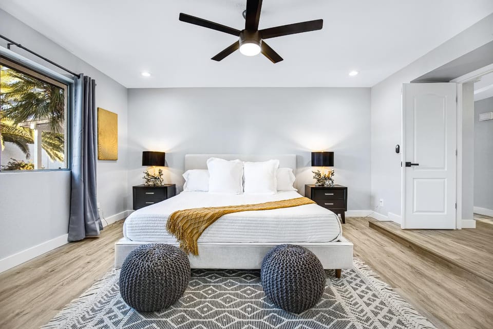 Minutes from Shopping, Dining & Golf House in Phoenix
