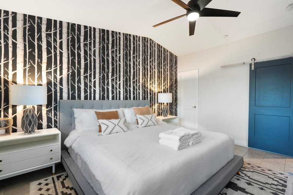 Closest Walk to Old Town, Entertainment District House in Scottsdale