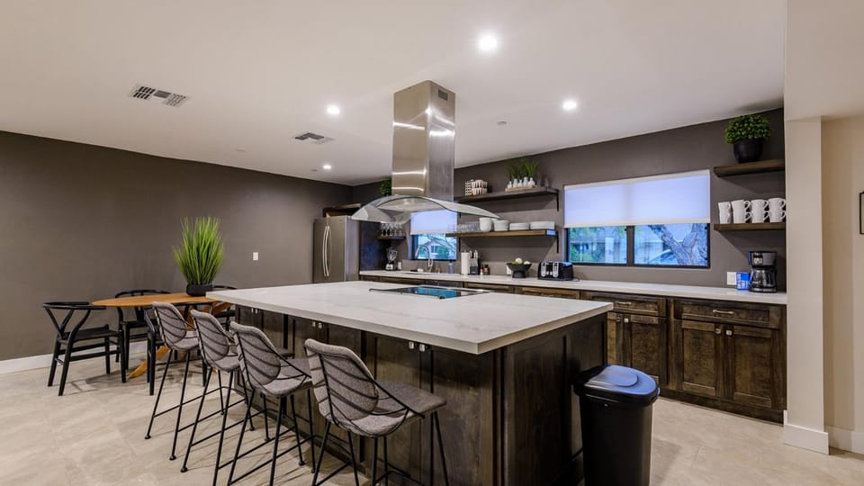 Closest Walk to Old Town, Entertainment District House in Scottsdale