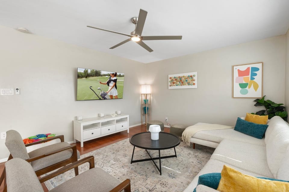Sunburst Escape l Walk to Grocery l Pool l Hot Tub House in Scottsdale