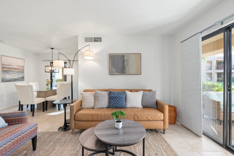 Central 2BR Condo Near Golf, Shopping & Nightlife House in Scottsdale