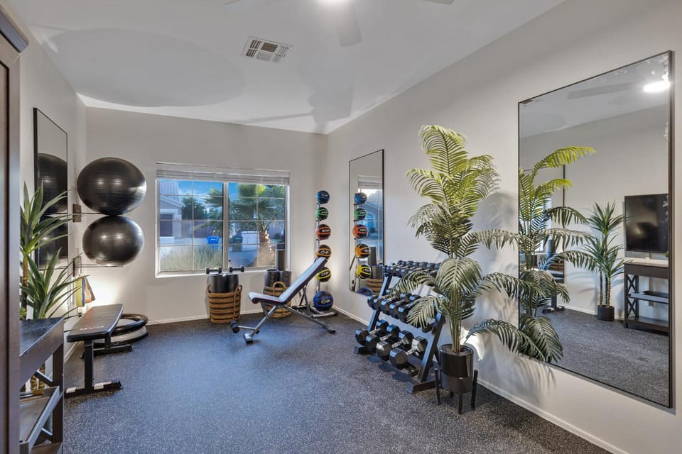 Desert Escape Minutes from Shopping, Dining & Golf House in Phoenix