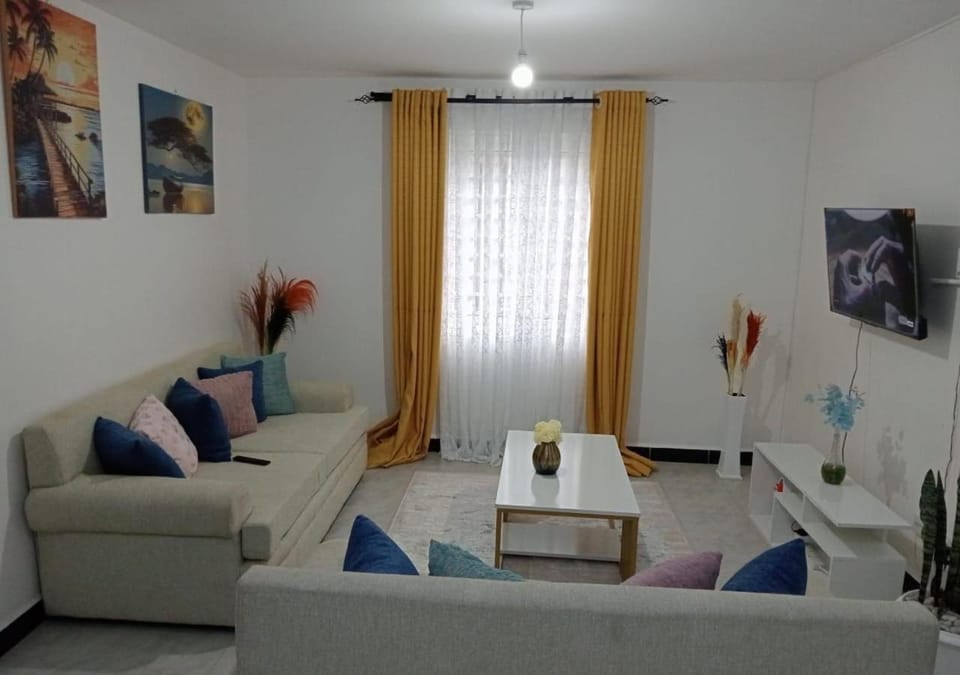 Communal lounge/ TV room, TV and multimedia, Living room, Seating area, Evening entertainment