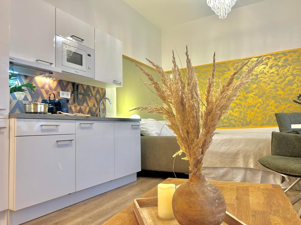 Bed, Kitchen or kitchenette, Living room, Photo of the whole room
