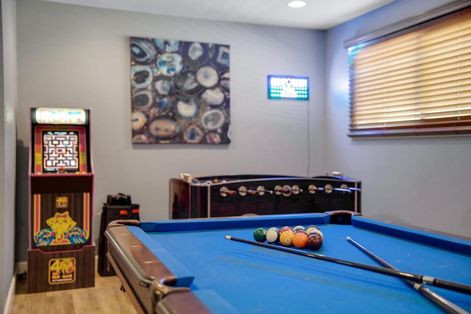 5 min to Old Town l Heated Pool l Spa l Game Room l Putting Green House in Mesa