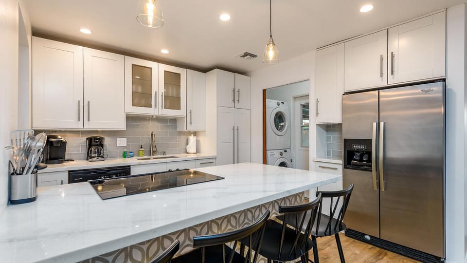 Pool, Hot Tub, 5 minutes to Old Town House in Scottsdale