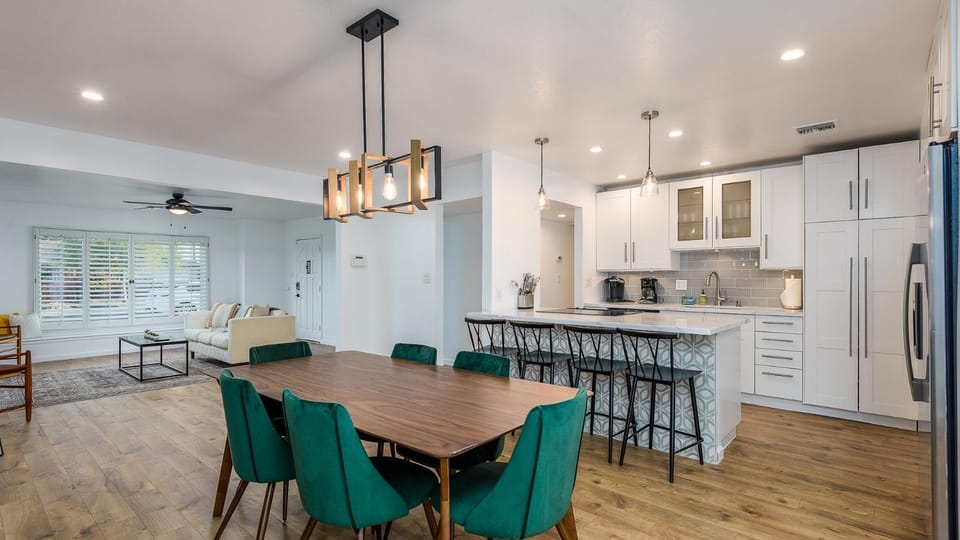 Pool, Hot Tub, 5 minutes to Old Town House in Scottsdale