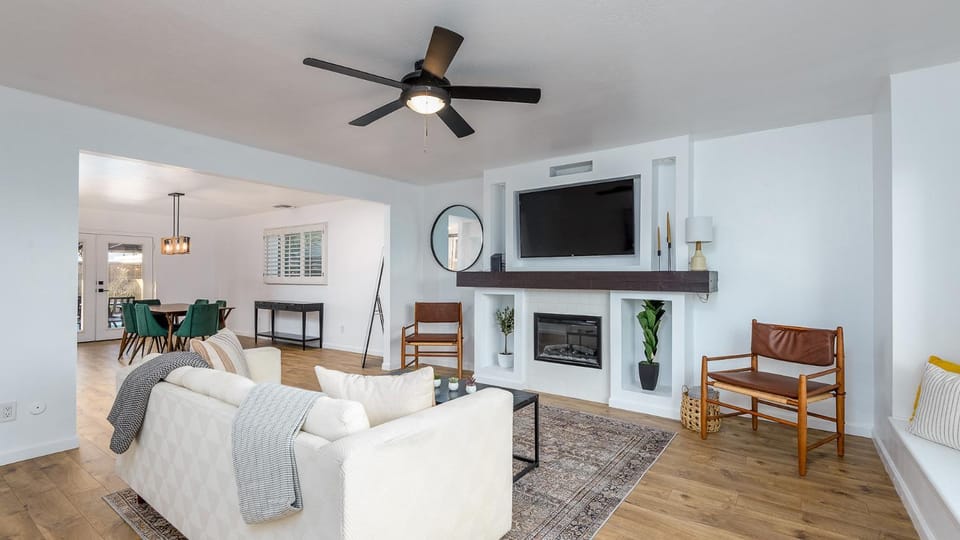 Pool, Hot Tub, 5 minutes to Old Town House in Scottsdale