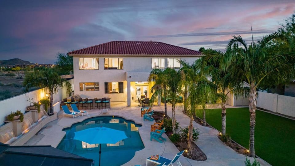 Heated Pool, Hot Tub, Pool Table, Putting Green, 5BR House in Peoria