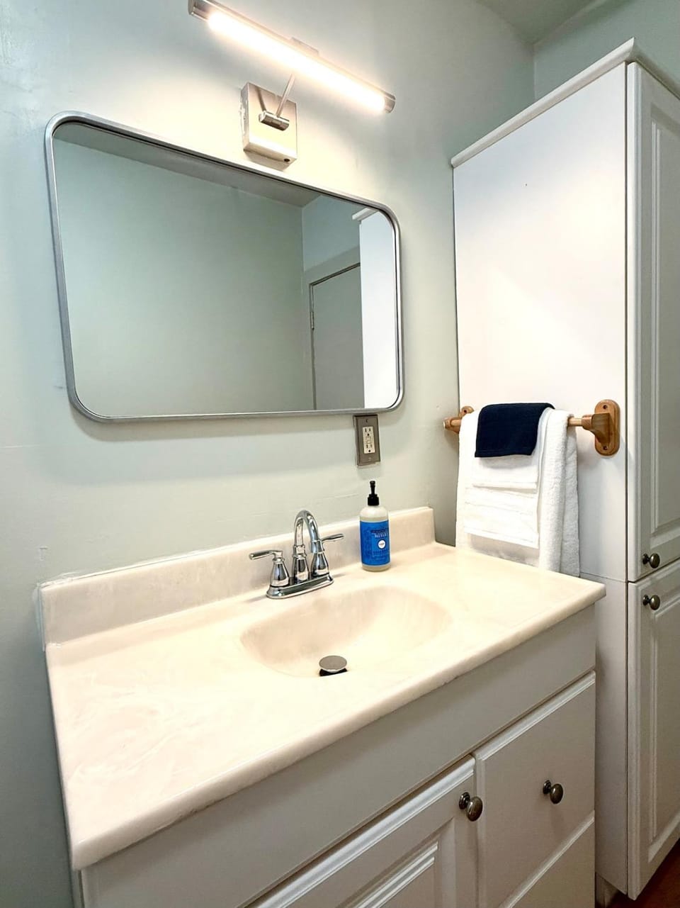 Bathroom, towels